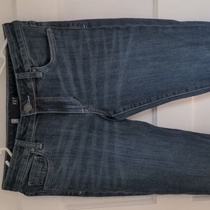 Kut from the Kloth Karen Baby Bootcut Dark Distressed Jeans Size 4 KP697…